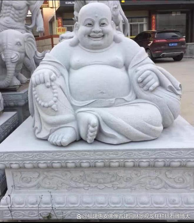 jinnianhui官网石雕弥勒佛在村落修建中的气势派头(图3)